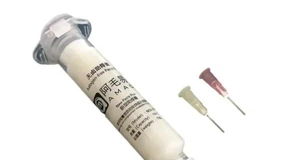 Amaoe M50 Solder Flux 10CC Syringe Soldering Paste Welding Flux Oil With 2 Needle For Mobile Phone Laptops CPU BGA